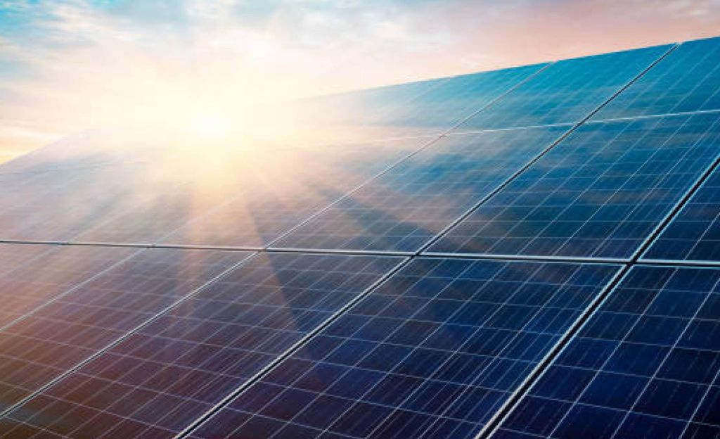 Um solar panel article image